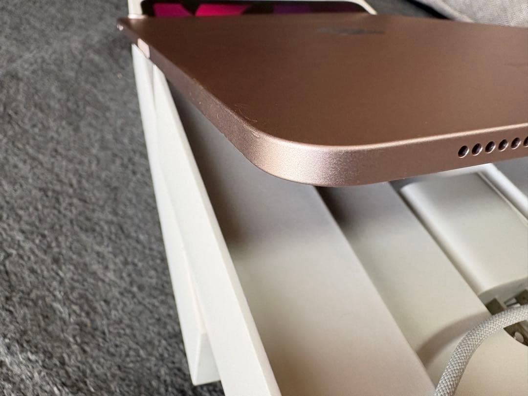 Apple iPad Air (第5世代) 本体　ピンク