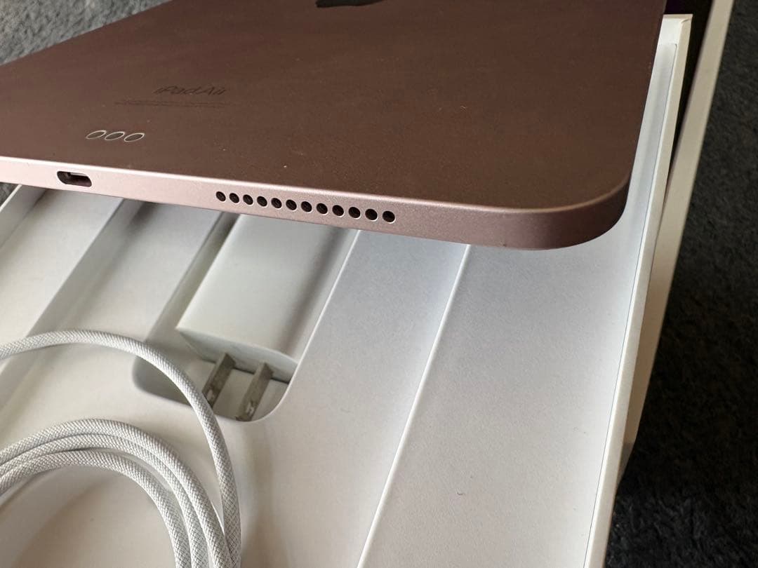 Apple iPad Air (第5世代) 本体　ピンク