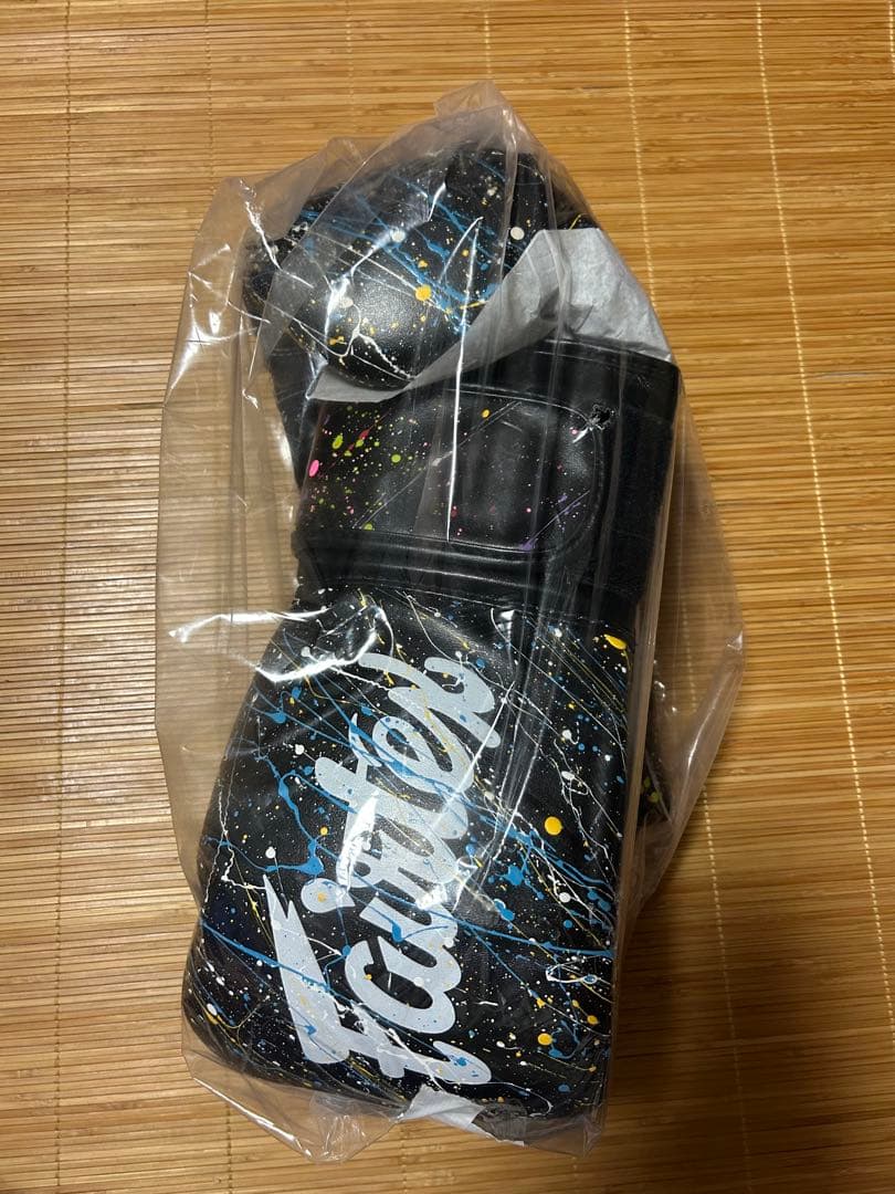 Fairtex 16oz ボクシンググローブ ブラック