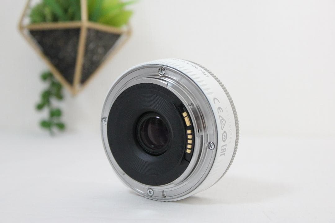 美品✨ Canon EF 40mm F2.8 STM ホワイト