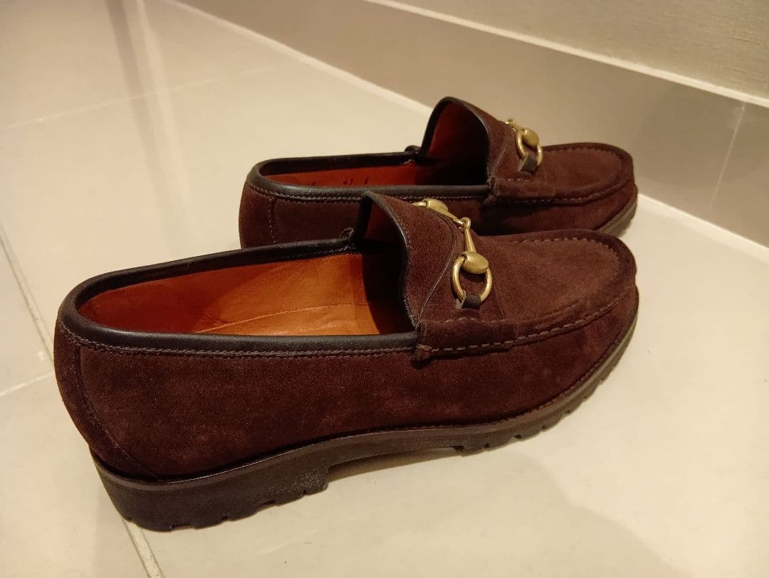 GUCCI ブラウン スエード ローファー