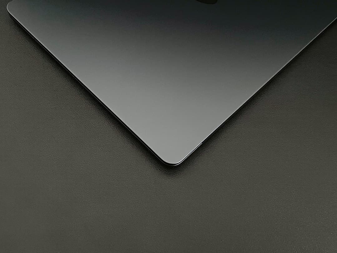 【動作良好】MacBook Air （M2, 2022）13.6㌅ 箱付