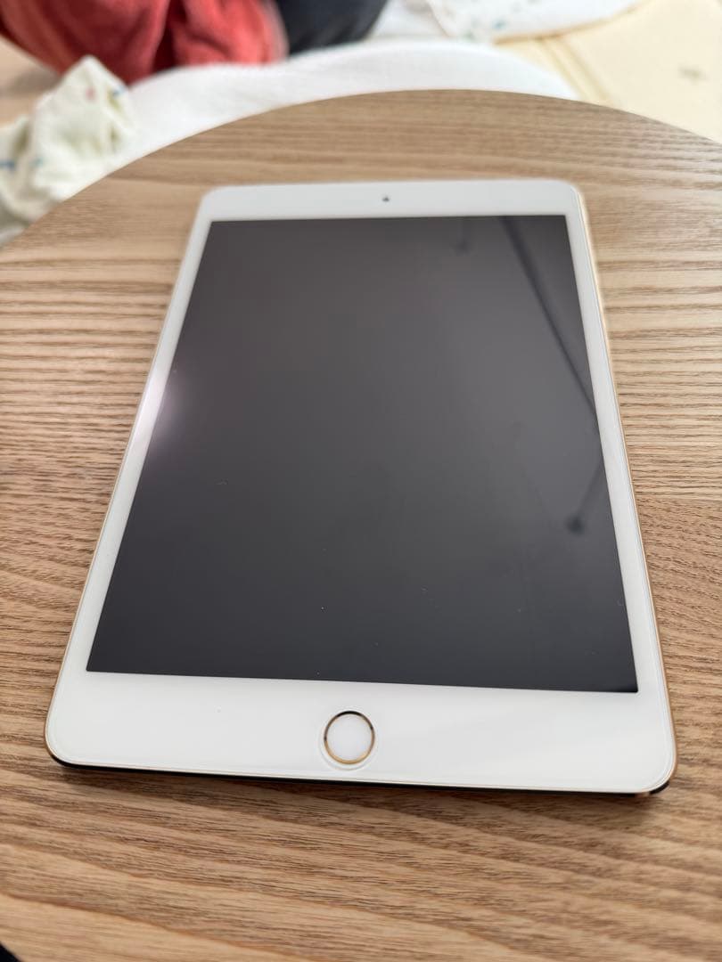 Apple iPad mini4 ゴールド