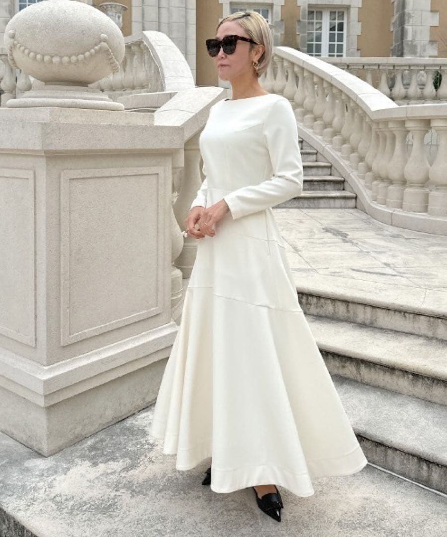 新品未使用タグ付き⭐︎JENNEフレア美ラインワンピース