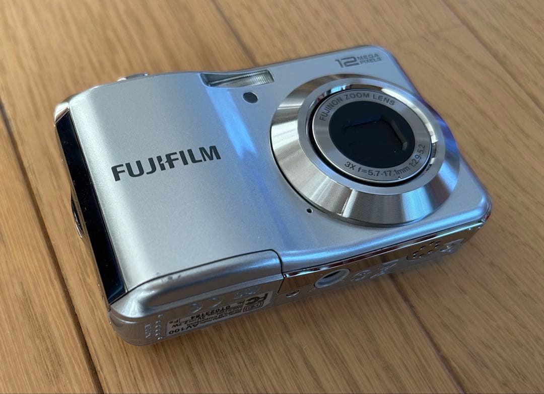 FUJIFILM FINEPIX AV100 デジカメ