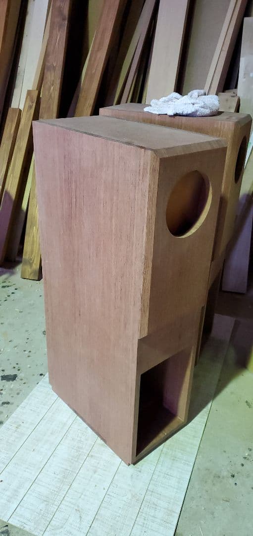 スピーカー　エンクロージャー