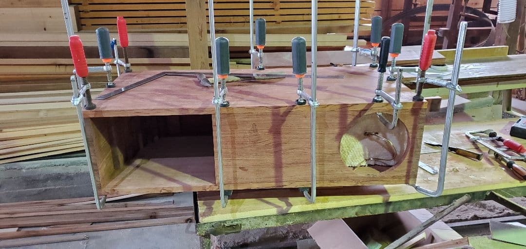 スピーカー　エンクロージャー