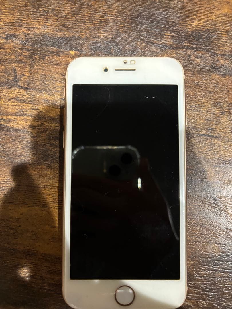 Apple iPhone 8 ゴールド本体のみ