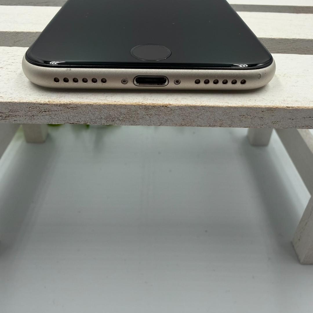 iPhone SE第3世代 64GB スターライト 394