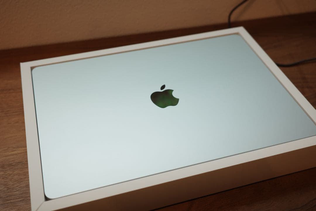 MacBook Air 15インチ M2チップ 8GB/256GB