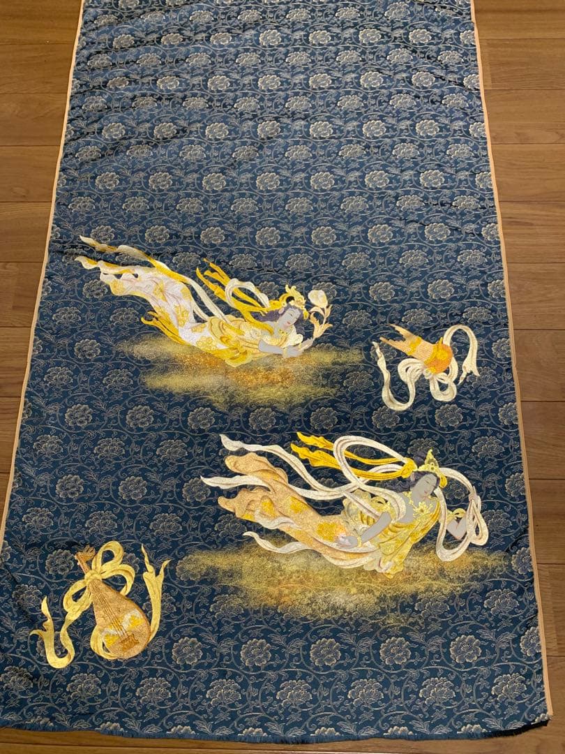 値下げ依頼 金蘭地に金彩箔天女と雅楽器！