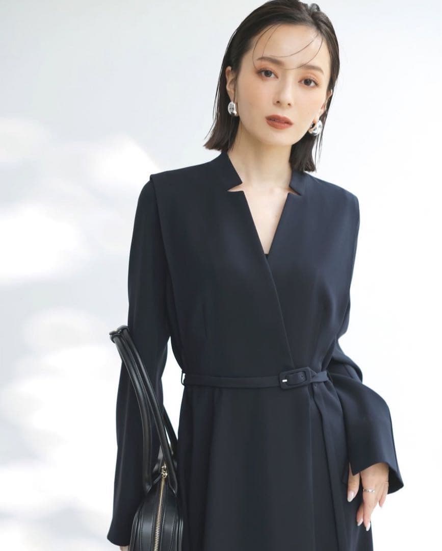 新品未使用 タグ付 Anuan’s ダブルサテンノーカラータックワンピース M