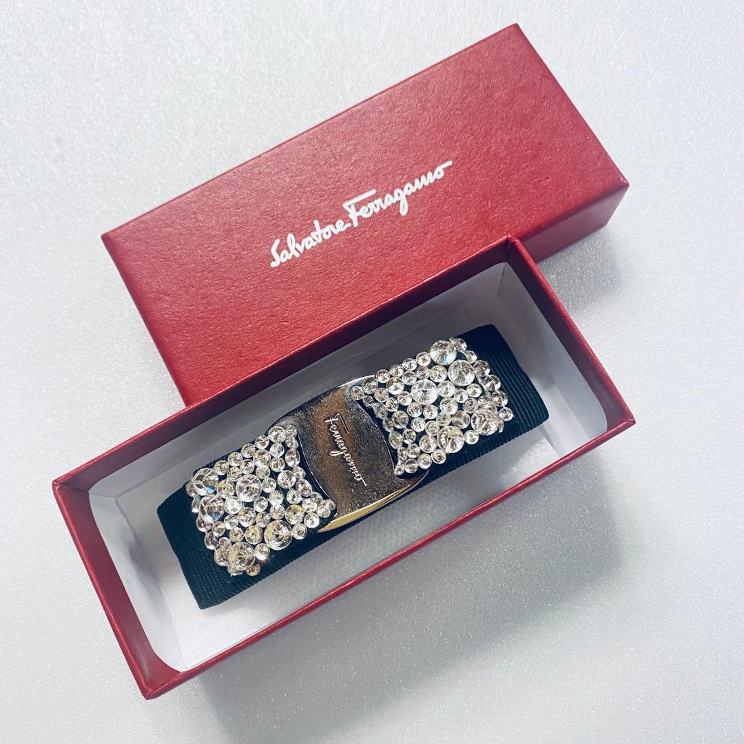 美品＊フェラガモFERRAGAMO＊バレッタ Vara Bow 黒xシルバー