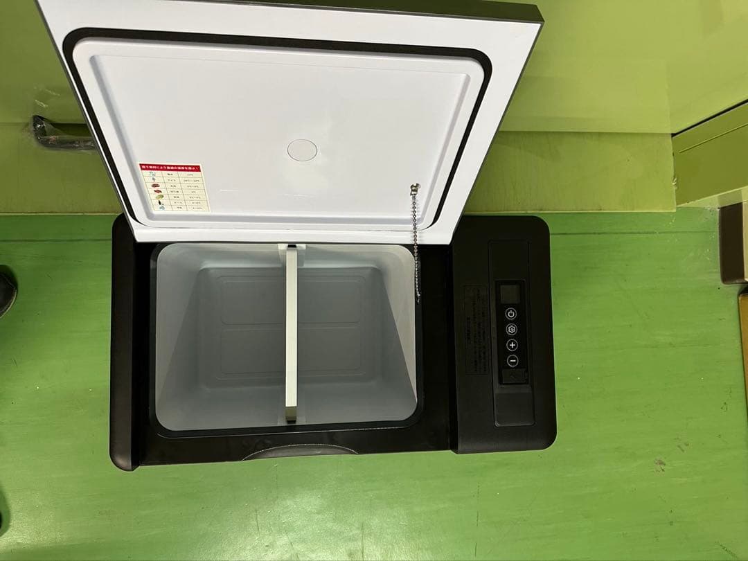 402車載冷蔵庫 29L -22℃〜10℃ 45W12V/24V車に対応