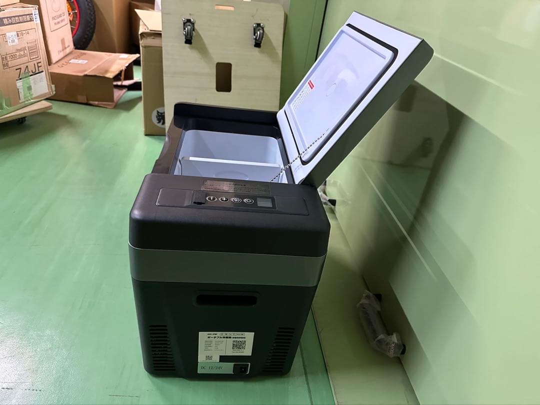 402車載冷蔵庫 29L -22℃〜10℃ 45W12V/24V車に対応