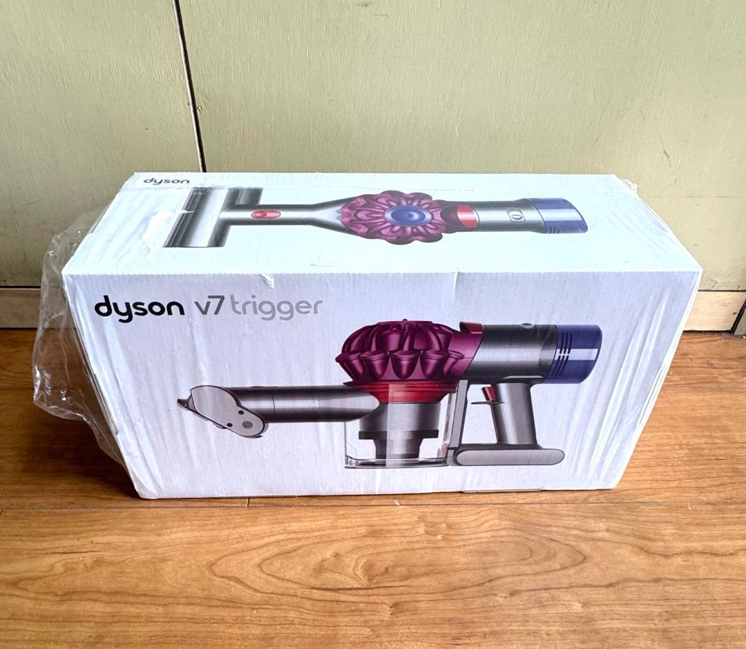 dyson v7 trigger ハンディ掃除機