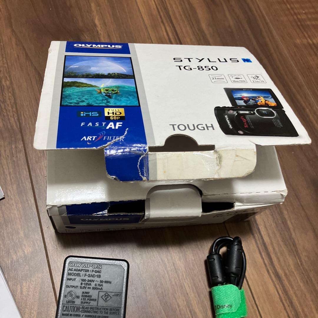 Olympus Tough デジタルカメラ