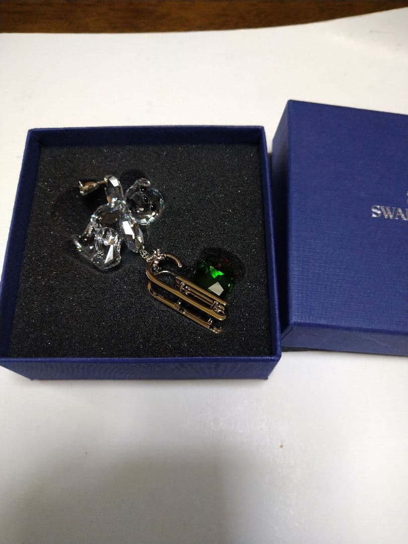 SWAROVSKI クリスタルベア 置物クリスマス　2019年