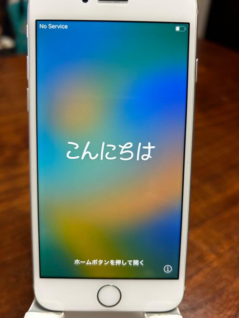 iPhone 8 ホワイト 背面ひび割れ　64GB