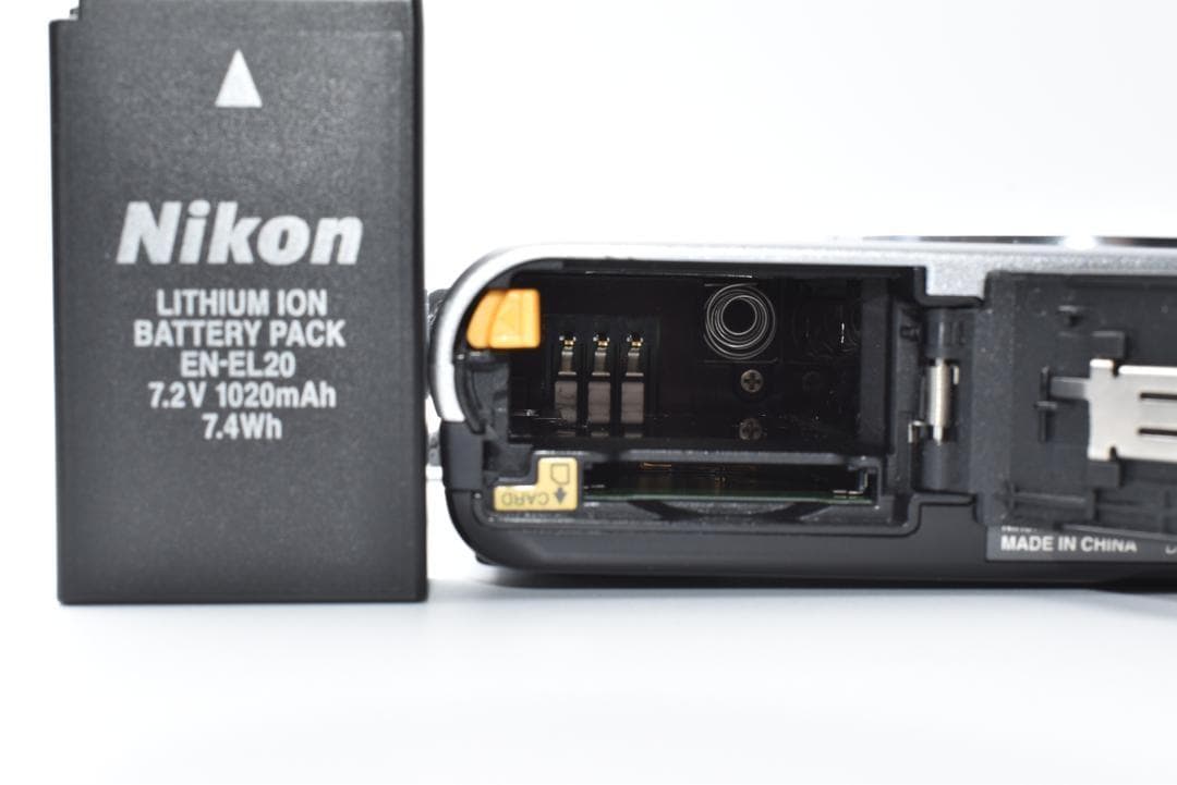 【美品】Nikon 1 J1 シルバー ボディ