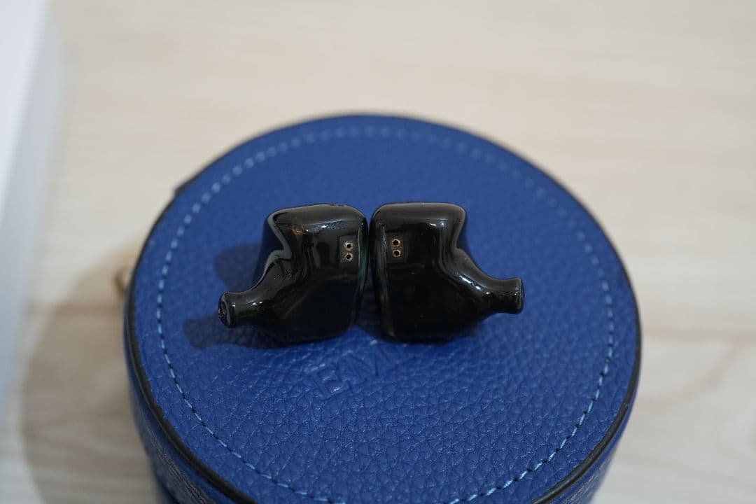 イヤホン EMPIRE EARS TRITON LAUNCH EDITION FULL