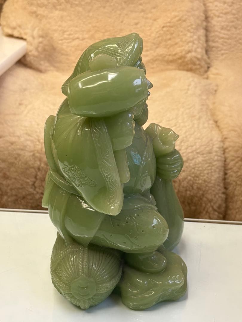 翡翠の福の神の置物 約30cm