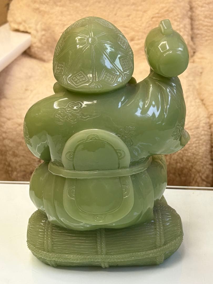 翡翠の福の神の置物 約30cm