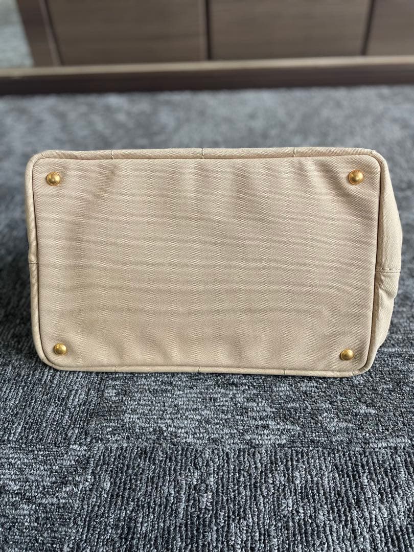 T*P様 PRADA カナパ バッグ ベージュ