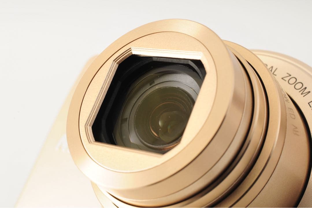 ニコン　Nikon COOLPIX S7000