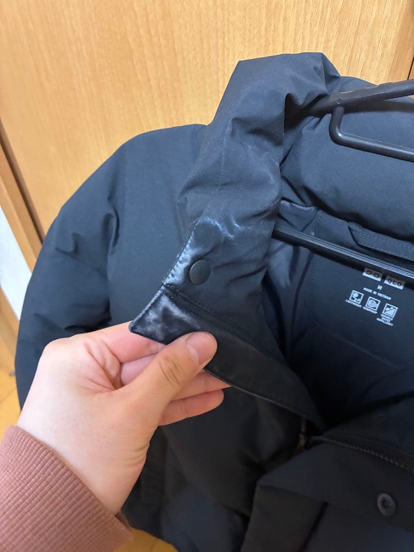 ユニクロ　シームレスダウンジャケット　ブラック　Mサイズ