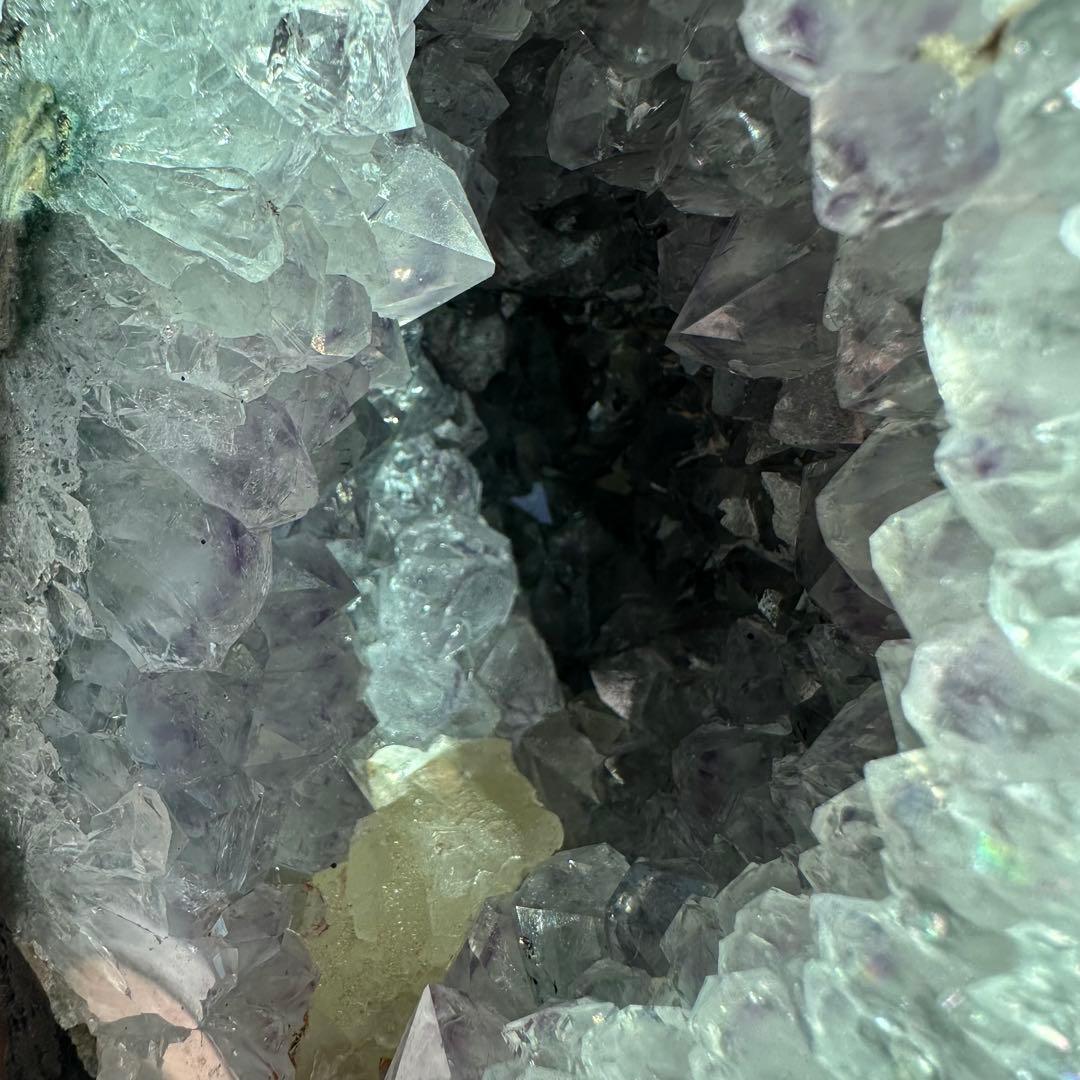 【土日セール　18800→12800】アメジストドーム　629g 虹だらけ　財運