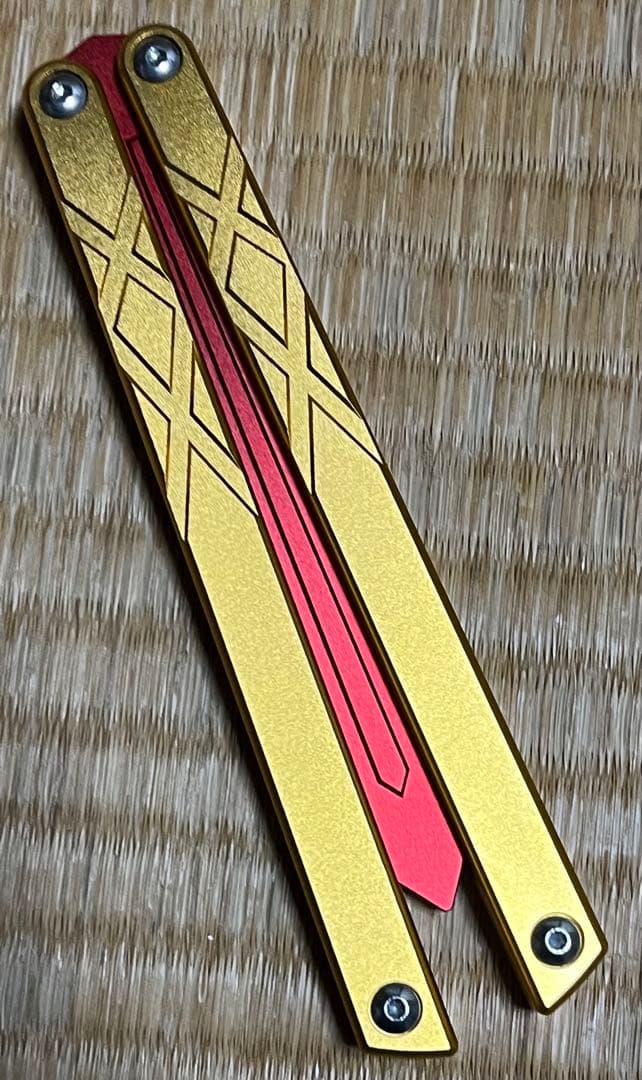 バタフライナイフトレーナー　swordfish clone