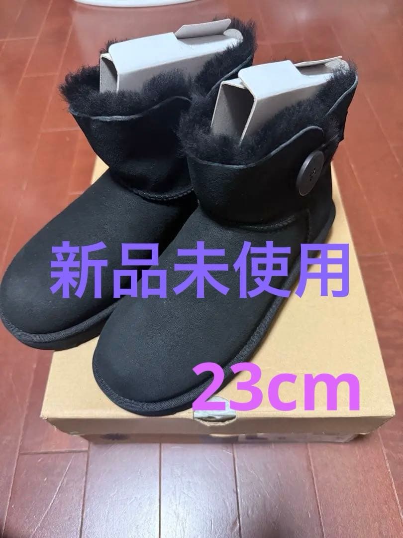 UGG MINI BAILEY BUTTON II ブラック23