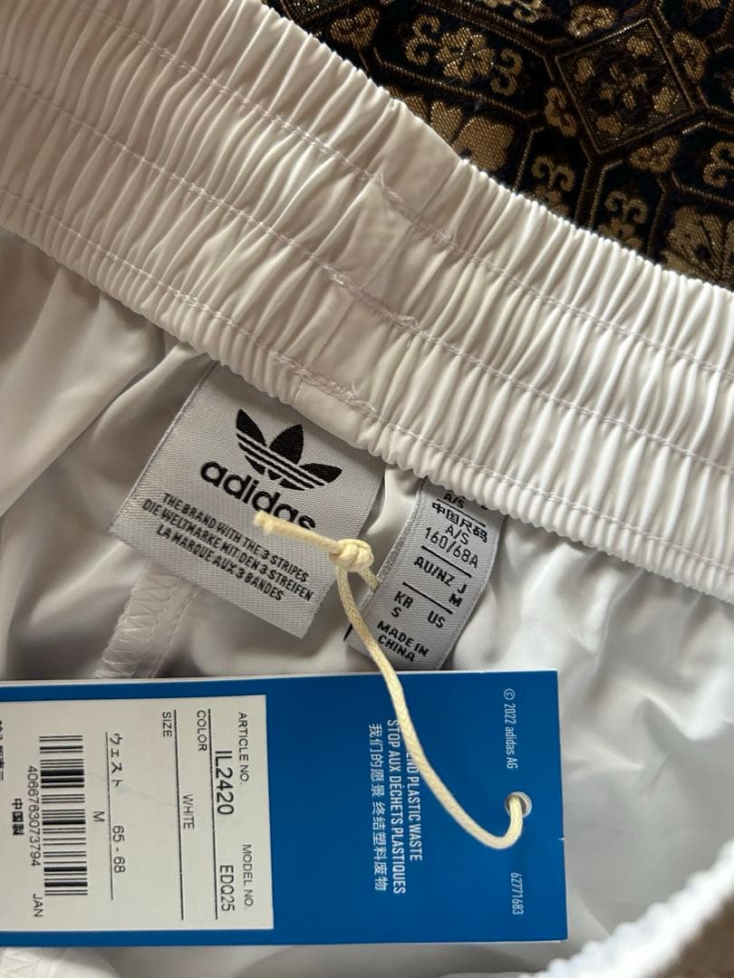 ZOZO限定 adidas レース トリム スリーストライプス パンツ