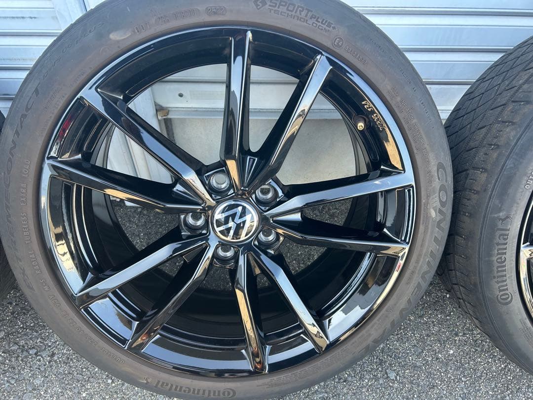 18インチ ブラックホイールセット Continentalタイヤ付き