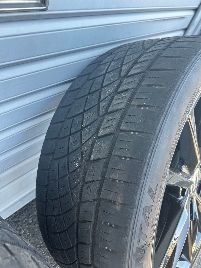 18インチ ブラックホイールセット Continentalタイヤ付き