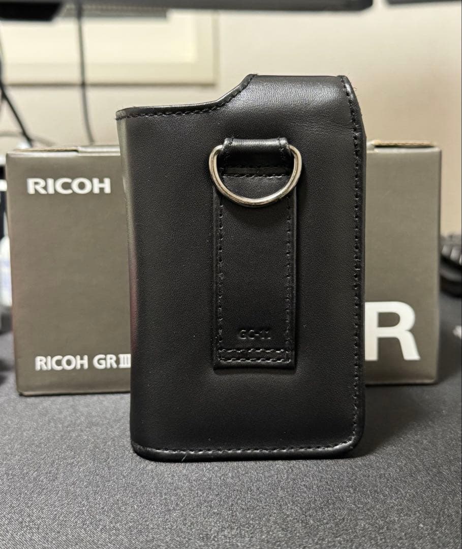 RICOH GR III コンパクトデジタルカメラ　純正ケース(GC-11)付き
