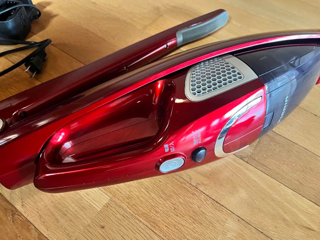 TOSHIBA コードレススティッククリーナー DVS-1401(RD)