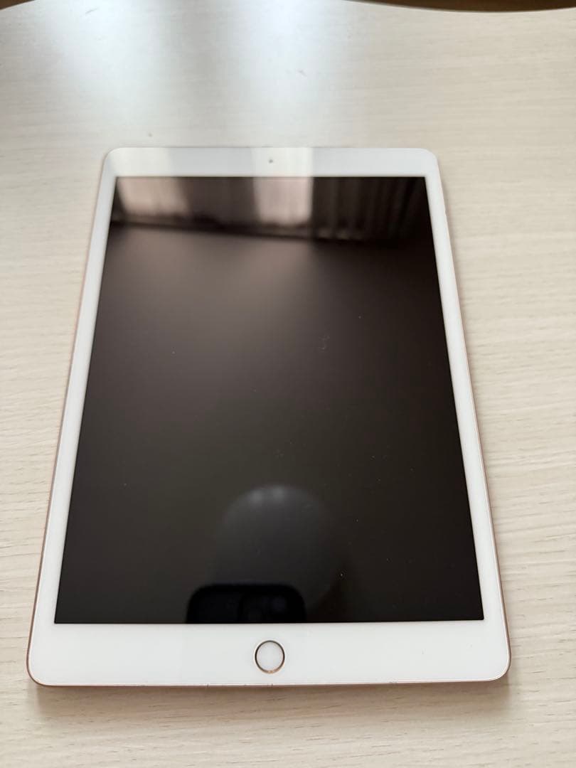 iPad 7世代 32GB セルラーモデル