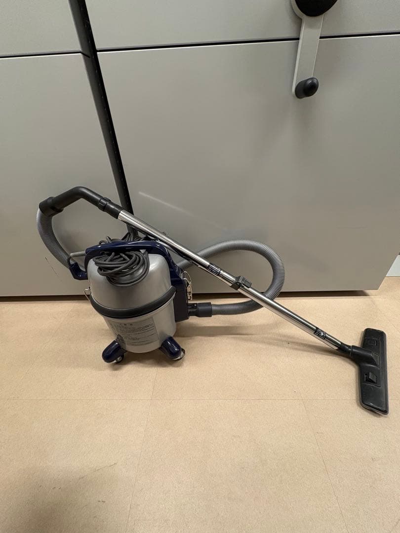 Panasonic キャニスター掃除機 シルバー