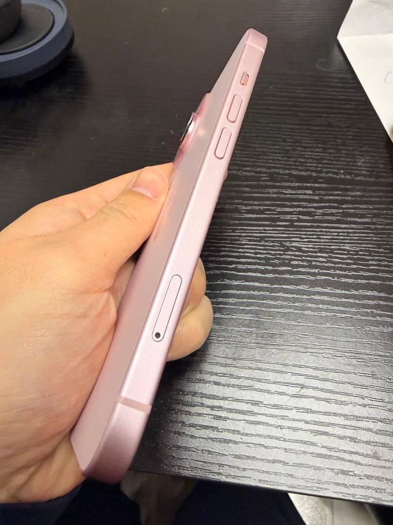 Apple iPhone 15 本体　ピンク