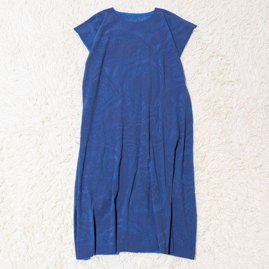 プリーツプリーズ 2024年モデル ワンピース 総柄 ブルー フリーサイズ