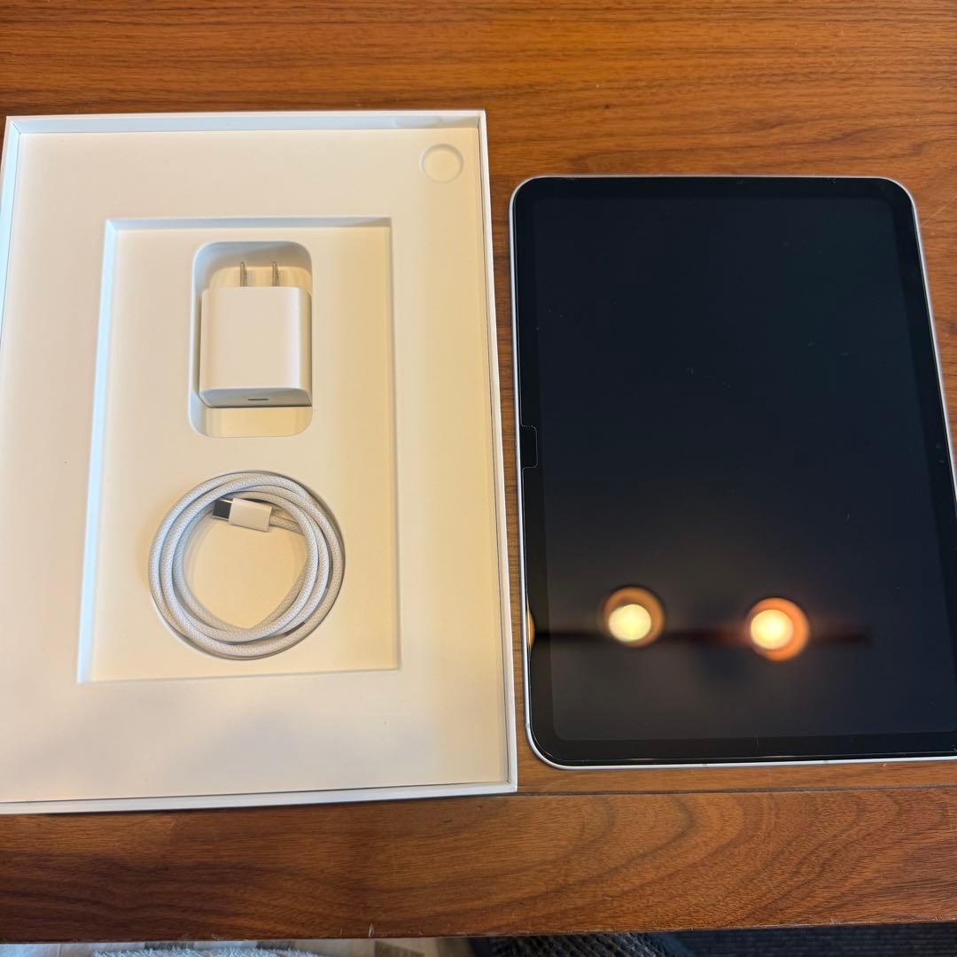 ほぼ未使用iPad 第10世代 Wi-Fi + Cellular 64GB