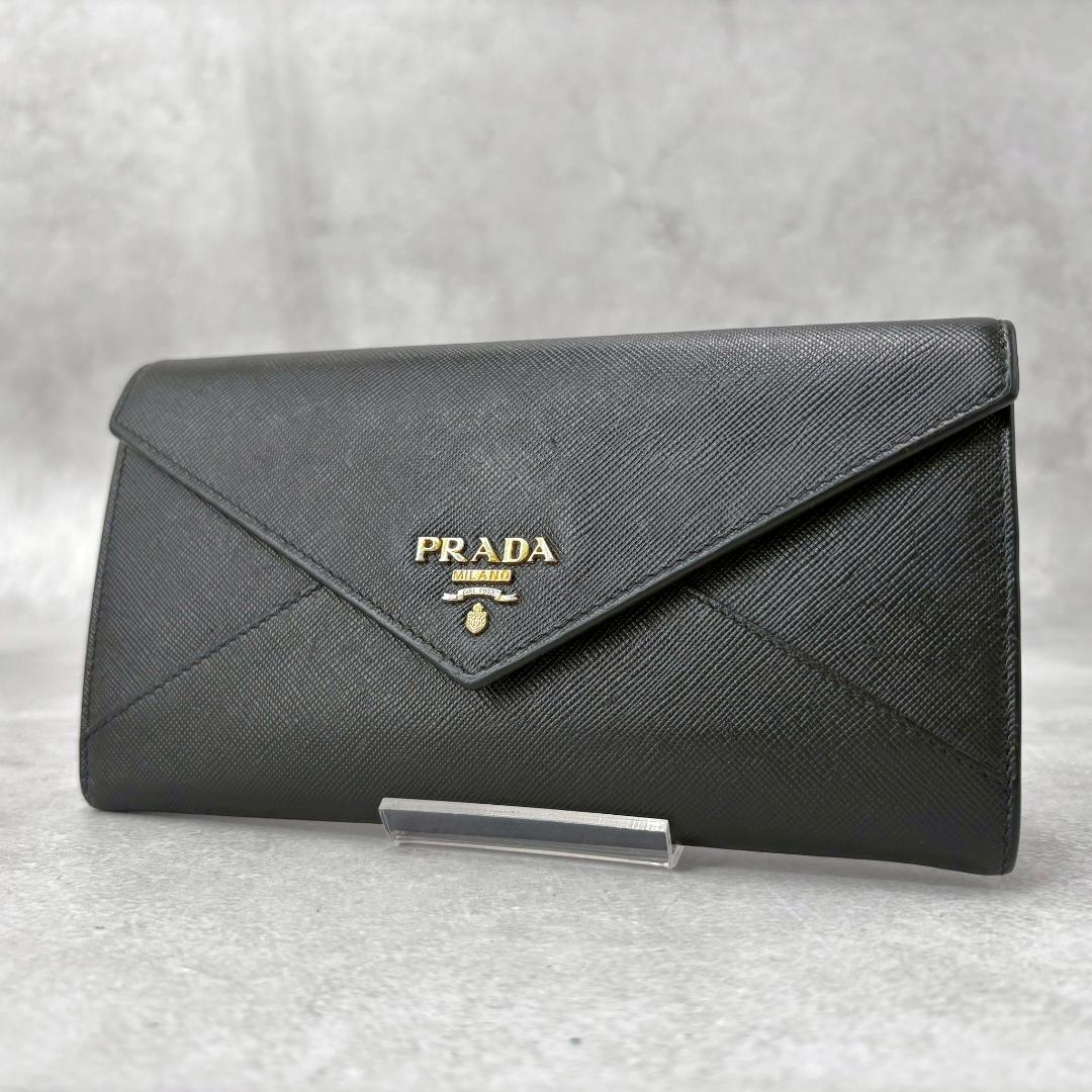 プラダ 長財布 メタルロゴ サフィアーノレザー パスケース付き 黒 レター型