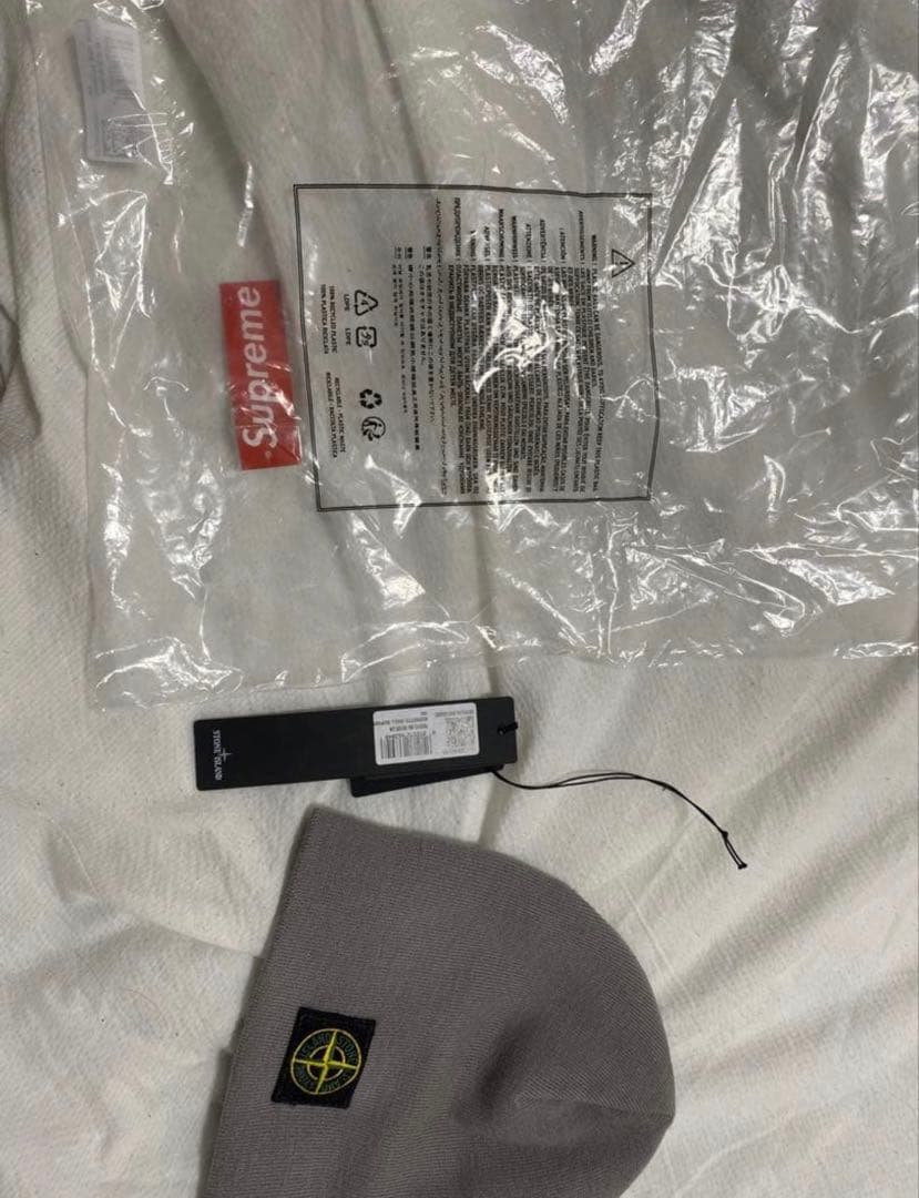 stone  ×supreme ビーニー