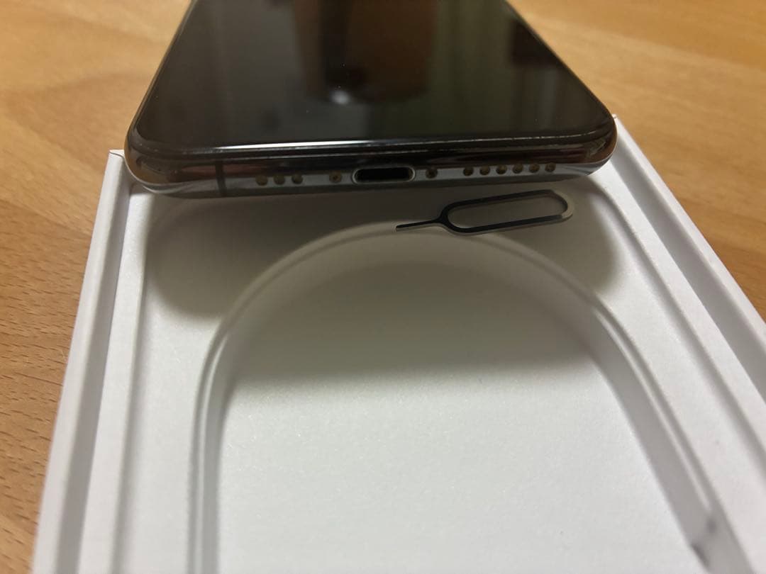 iPhone Xs 64GB SIMフリー