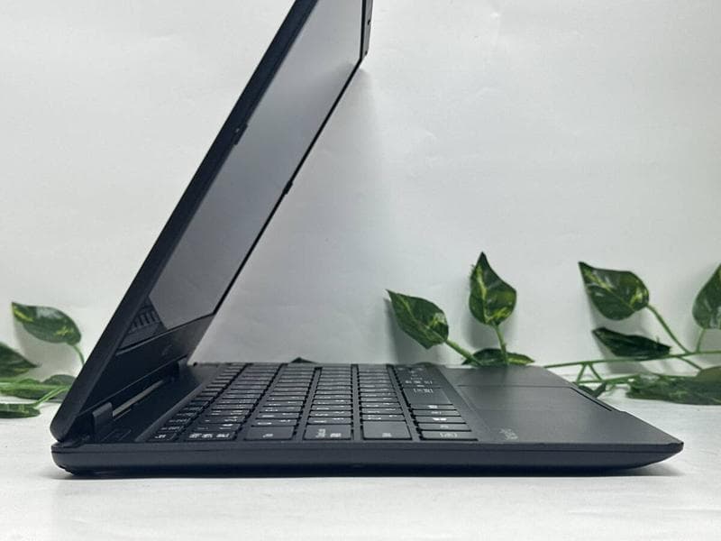 12.3インチ/8世代 Corei5搭載 NEC VKT13H-4