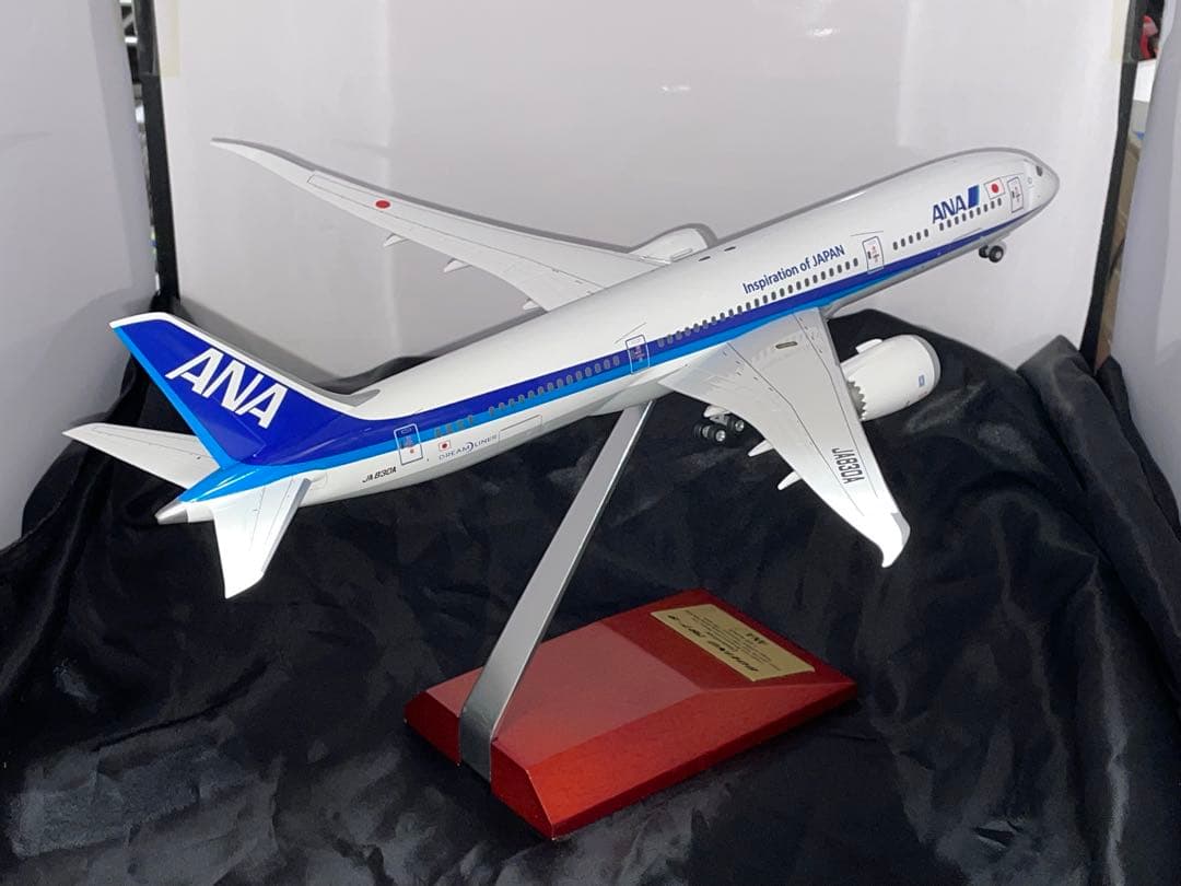 [美品] 1/200 ANA B787-9 空中姿勢 JA830A 全日空商事