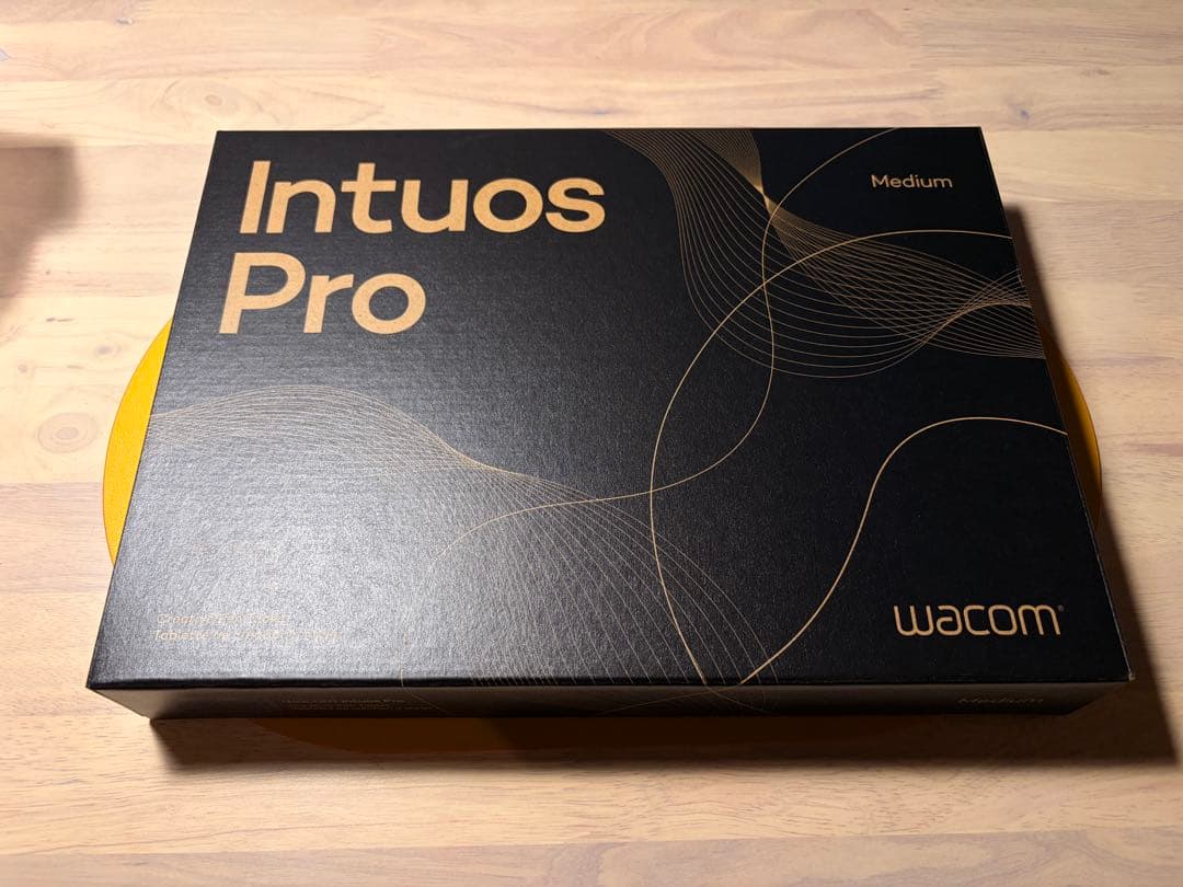 液タブ・ペンタブ Wacom Intuos Pro Medium (PTK 670)