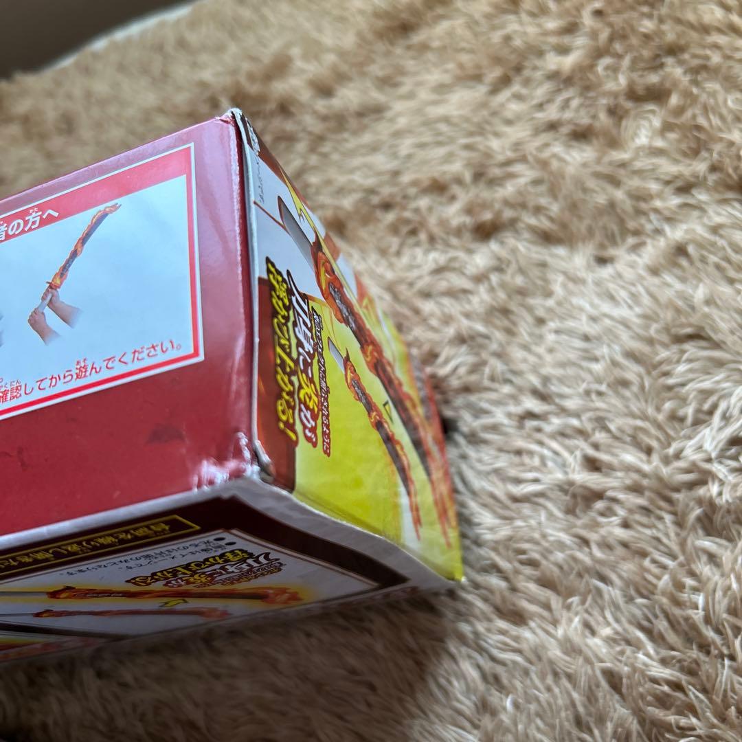 【新品・未開封】鬼滅の刃 DX日輪刀 炎デザイン 音声＆発光ギミック バンダイ